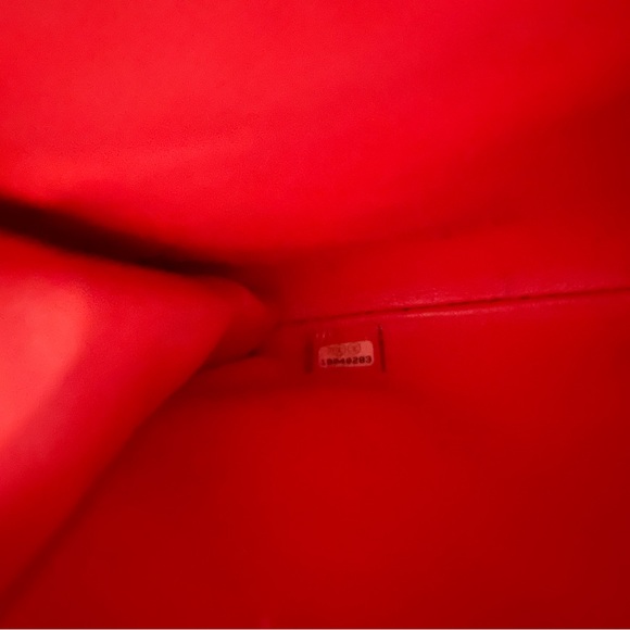 Red patent Chanel classic flap clutch with chain - Picture 4 of 16